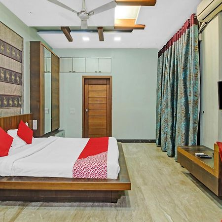 Hotel O Kalkaji Delhi New Delhi Exteriör bild