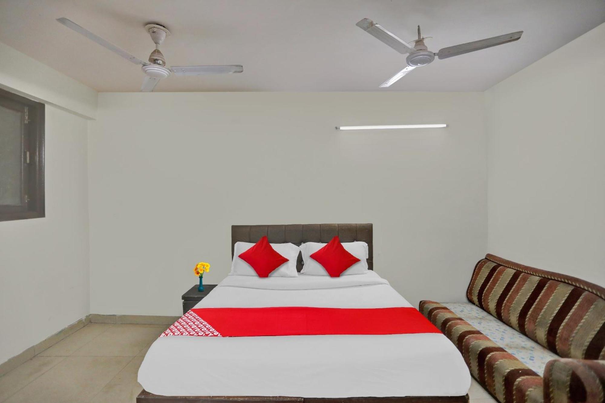 Hotel O Kalkaji Delhi New Delhi Exteriör bild