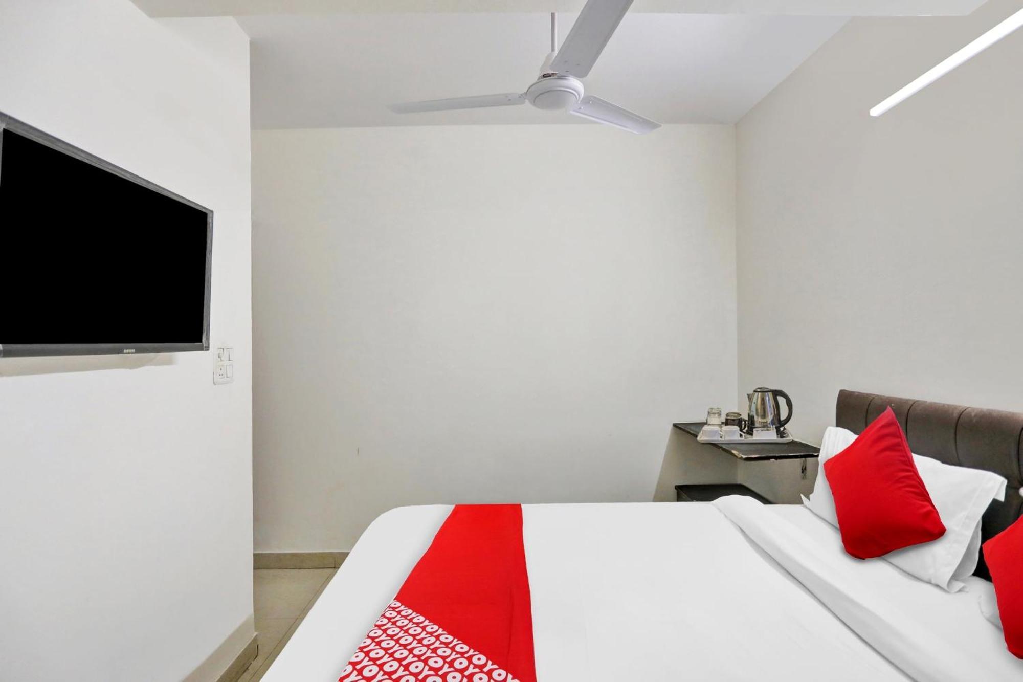 Hotel O Kalkaji Delhi New Delhi Exteriör bild